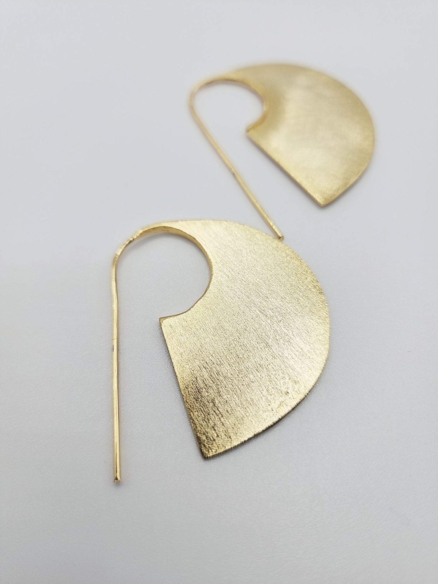 Circular Gold Designer Earring (Gold & Beautiful)