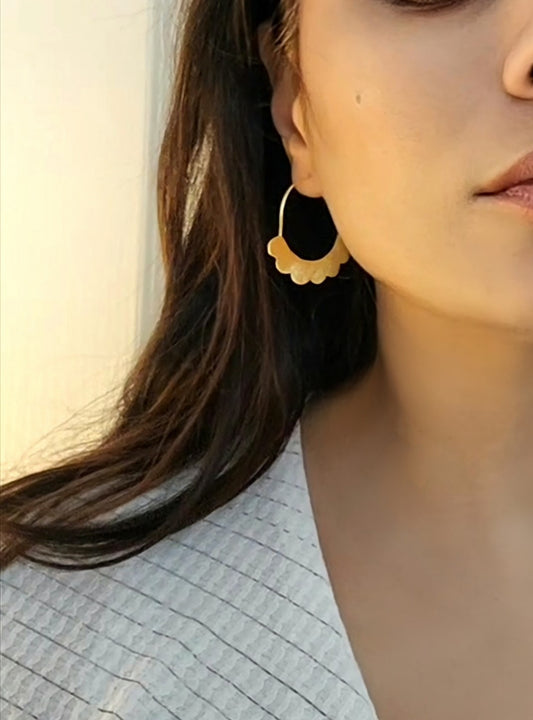 Circle Scallop Gold Designer Geometric Earring (Gold & Beautiful)